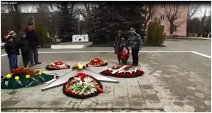 г. Каменск-Шахтинский. Возложение венка на могилу павших в Великой Отечественной войне